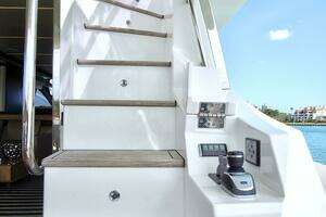 2017 Azimut 72 Flybridge thumbnail 23