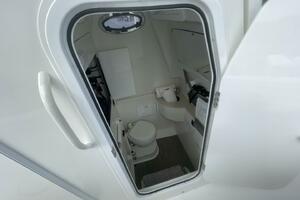 R amp R 28ft Regulator Yacht For Sale