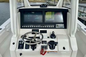 R amp R 28ft Regulator Yacht For Sale