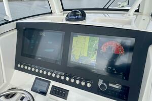 R amp R 28ft Regulator Yacht For Sale