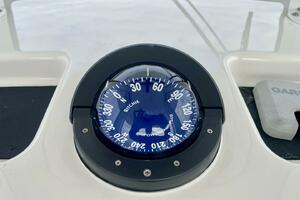 R amp R 28ft Regulator Yacht For Sale