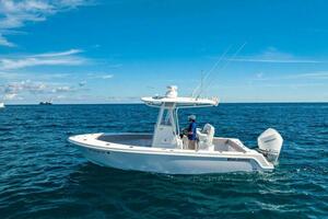 23ft Reef Runner Yacht For Sale
