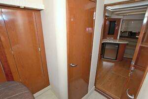 2009 Sea Ray 44 Sundancer thumbnail 46