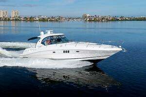 2009 Sea Ray 44 Sundancer thumbnail 4