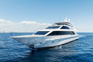 2013 125' Hargrave Raised Pilothouse - Mesmerize