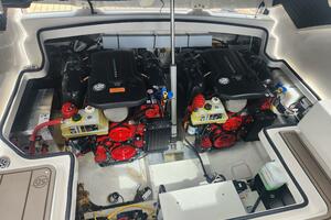 Black Diamond 33ft Chaparral Yacht For Sale