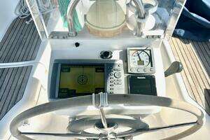 2000 Beneteau 361 thumbnail 8