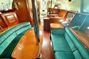 2000 Beneteau 361 thumbnail 12