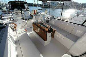 2025 Catalina 426 thumbnail 90