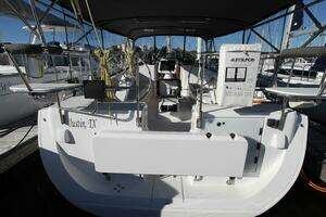 2025 Catalina 426 thumbnail 15