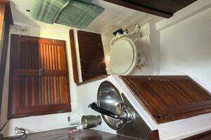 1972 Islander Motorsailer thumbnail 8
