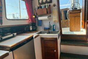 1972 Islander Motorsailer thumbnail 7