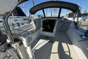2001 Catalina 36 MkII thumbnail 26