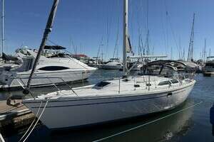 2001 Catalina 36 MkII thumbnail 1