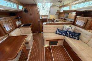 2001 Catalina 36 MkII thumbnail 33