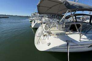 2001 Catalina 36 MkII thumbnail 9