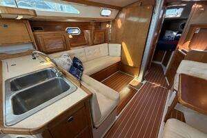 2001 Catalina 36 MkII thumbnail 32