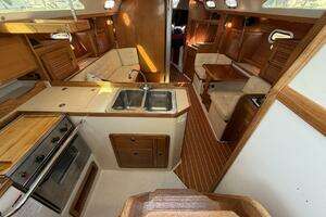 2001 Catalina 36 MkII thumbnail 31