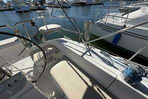2001 Catalina 36 MkII thumbnail 25