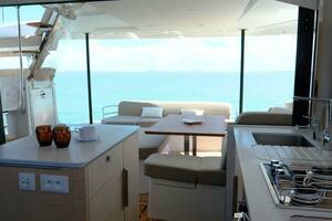 39FT (12.1M) FOUNTAINE PAJOT Worth Avenue Yachts