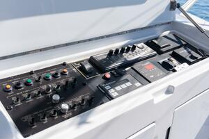 2001 Hatteras 60 Convertible - Sinyorita Salada