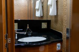 2001 Hatteras 60 Convertible - Sinyorita Salada