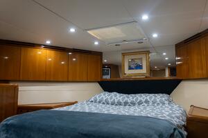 2001 Hatteras 60 Convertible - Sinyorita Salada