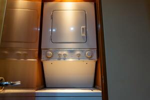 2001 Hatteras 60 Convertible - Sinyorita Salada