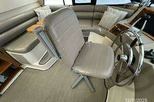 1998 Bayliner 4788 thumbnail 48
