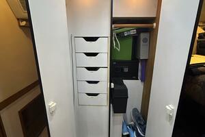 Camelot 47ft Bayliner Yacht For Sale