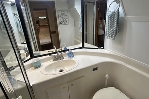 Camelot 47ft Bayliner Yacht For Sale