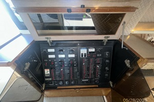 Camelot 47ft Bayliner Yacht For Sale