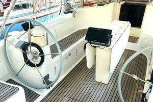 2000 Jeanneau Sun Odyssey thumbnail 12