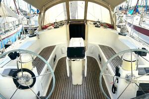 INVICTUS 45ft Jeanneau Yacht For Sale