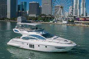 2011 Azimut 48 Flybridge thumbnail 2