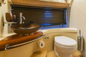 2011 Azimut 48 Flybridge thumbnail 18