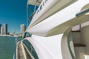2011 Azimut 48 Flybridge thumbnail 8
