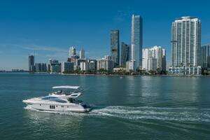 2011 Azimut 48 Flybridge thumbnail 5