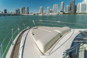 2011 Azimut 48 Flybridge thumbnail 7