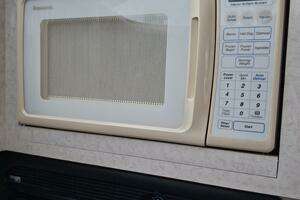 1997 Sea Ray 400 Sedan Bridge thumbnail 5