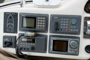1997 Sea Ray 400 Sedan Bridge thumbnail 12