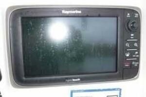 32ft Boston Whaler Yacht For Sale