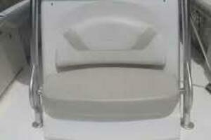 32ft Boston Whaler Yacht For Sale