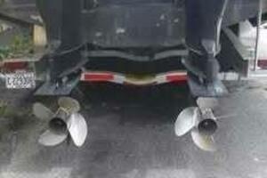 32ft Boston Whaler Yacht For Sale