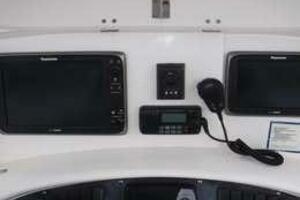 32ft Boston Whaler Yacht For Sale