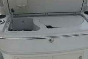 32ft Boston Whaler Yacht For Sale