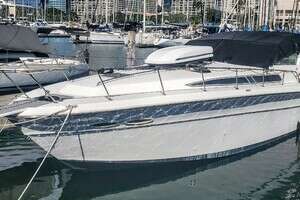 1989 Sea Ray 390 Express Cruiser thumbnail 2