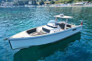 LARALU Worth Avenue Yachts