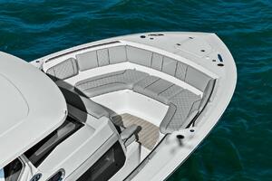 2024 Pursuit S 358 Sport - Foredeck 