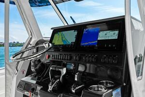 2024 Pursuit S 358 Sport - Helm